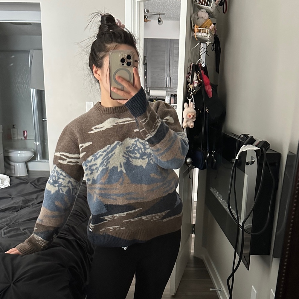 Scenic Mountain Crewneck Sweater - Brown & Blue - Picture 12 of 14